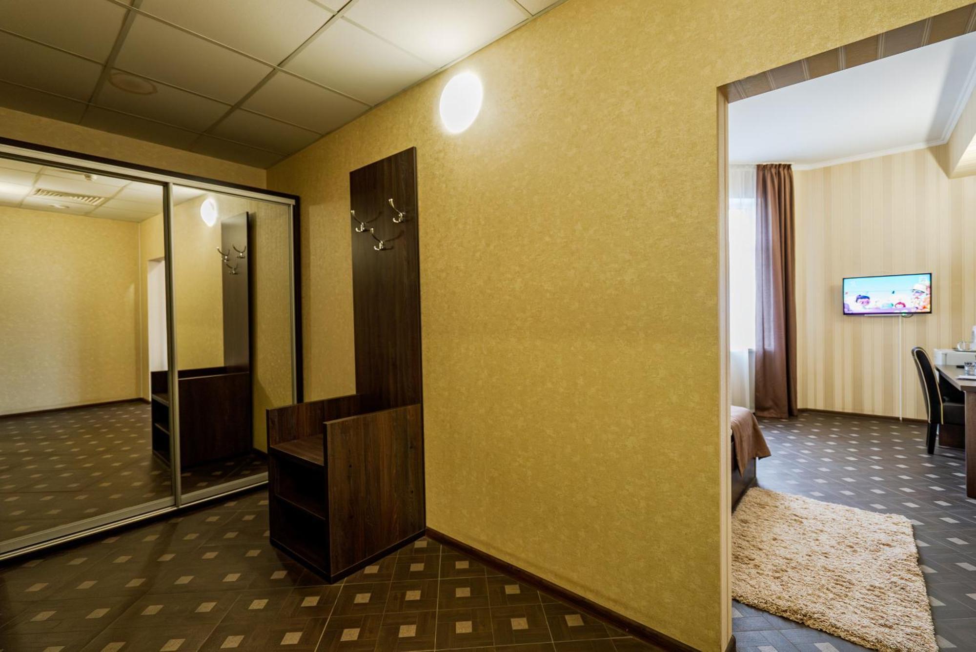 Congress Hotel Verhovina Petropavlivszka Borscsahivka Kültér fotó