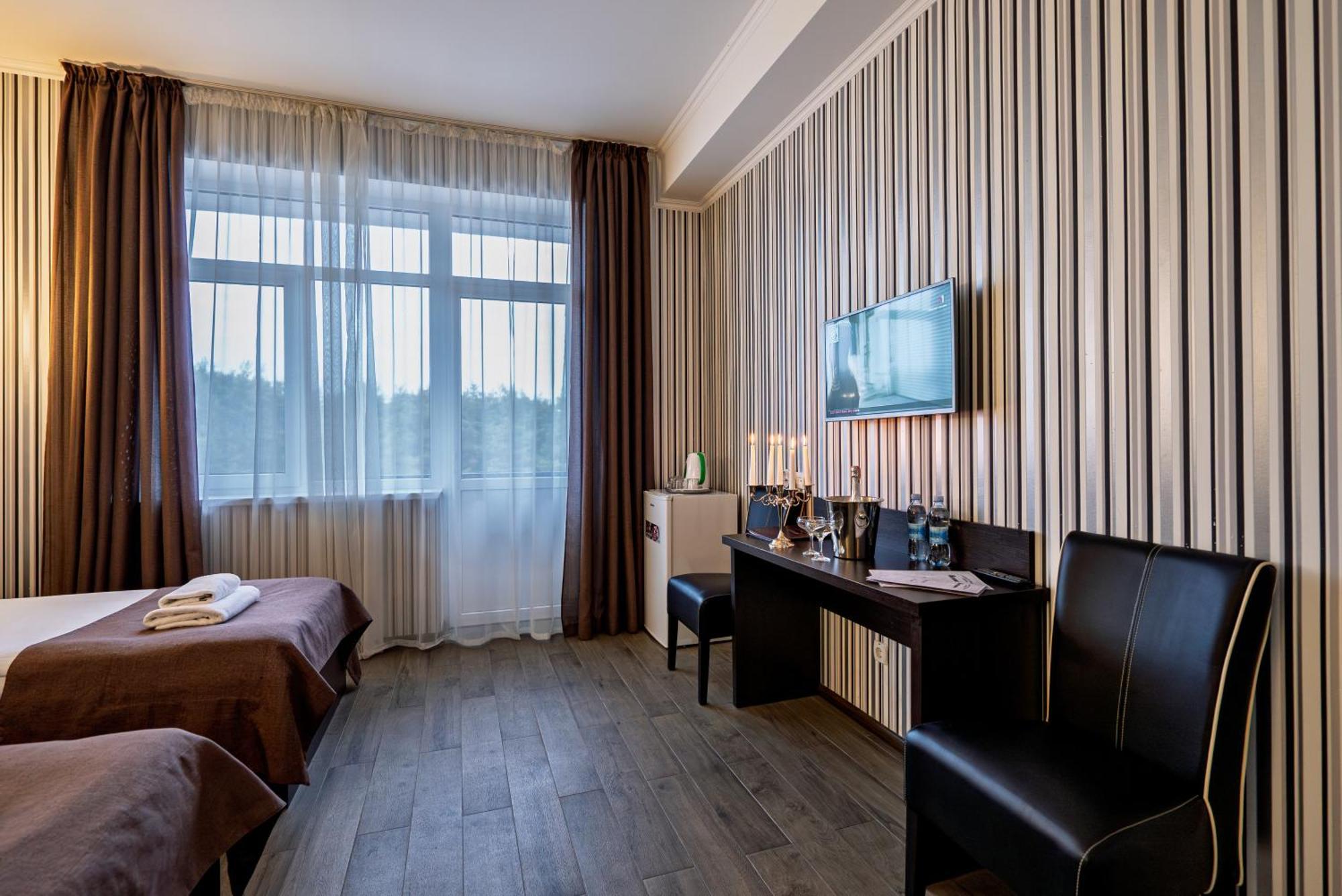 Congress Hotel Verhovina Petropavlivszka Borscsahivka Kültér fotó