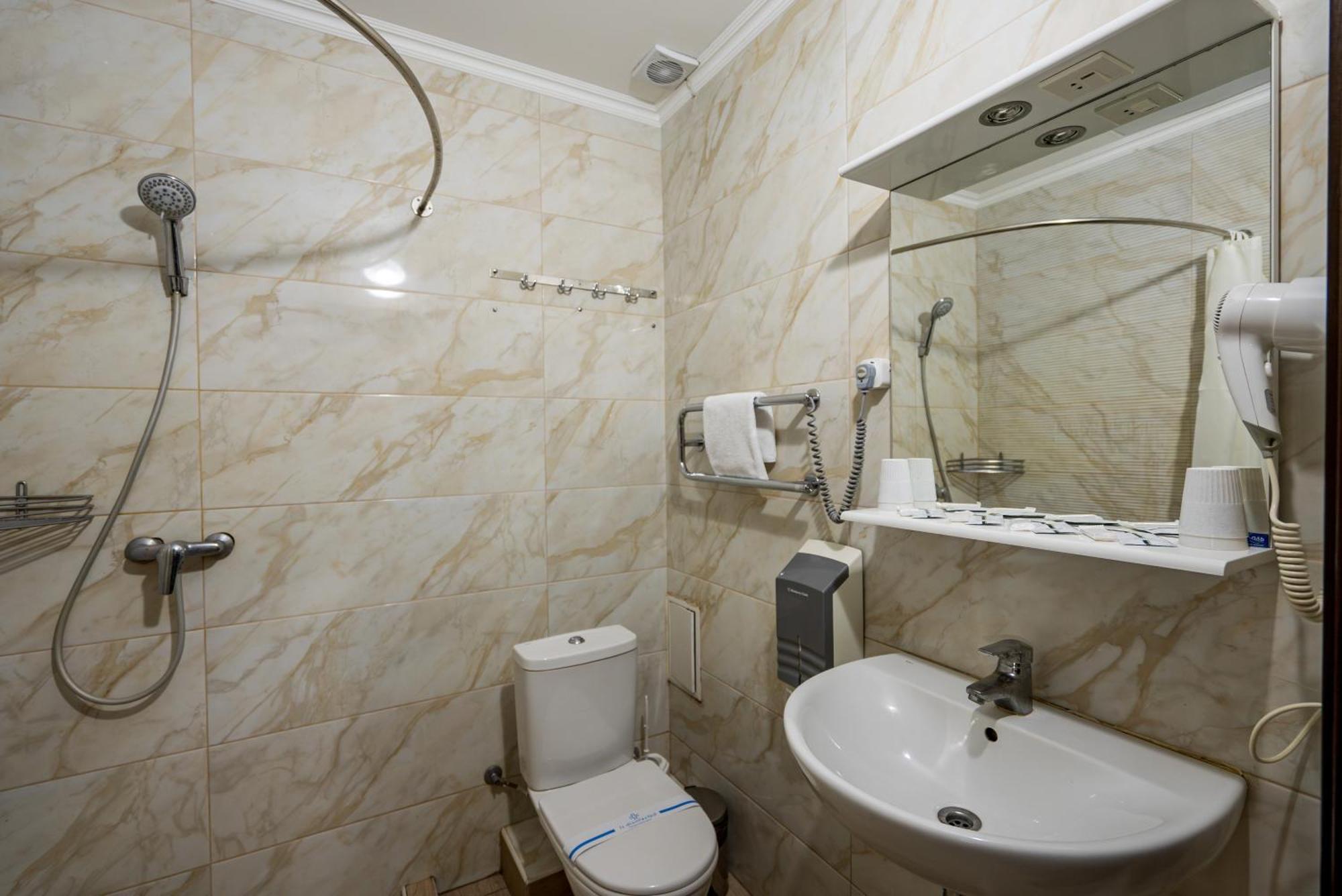 Congress Hotel Verhovina Petropavlivszka Borscsahivka Kültér fotó
