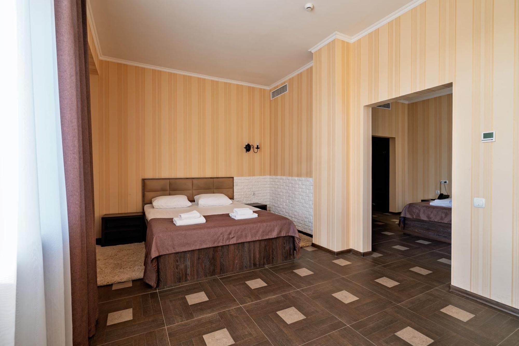 Congress Hotel Verhovina Petropavlivszka Borscsahivka Kültér fotó